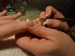 manicure-far-crescere-le-unghie