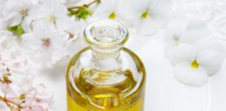 orzaiolo-guardare-nella-bottiglia-di-olio