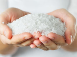 Trattamento anticellulite a base di sale: come funziona? trattamento-anticellulite-a-base-di-sale