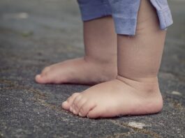 Pedicure per bambini: consigli utili per le mamme pedicure-bambini