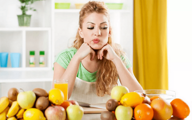 Fa bene mangiare la frutta la sera?