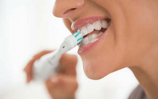 Rimedi naturali per disinfettare una protesi dentaria