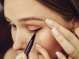 Come applicare l'eyeliner liquido