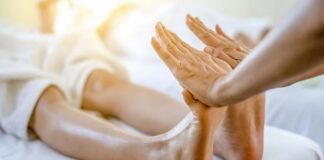 Tecniche di massaggio plantare: benefici e metodi per piedi rilassati e belli