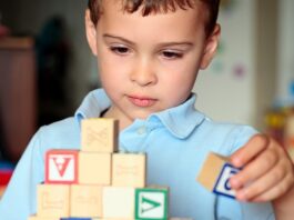 Come si comportano i bambini autistici?